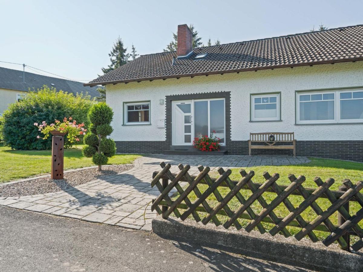 A Detached Holiday Home In A Highly Scenic Area Trierscheid Exteriör bild