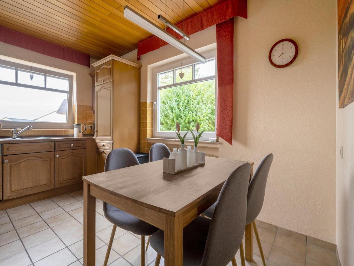 A Detached Holiday Home In A Highly Scenic Area Trierscheid Exteriör bild